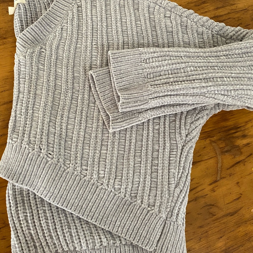 Silence + Noise cropped gray knit sweater